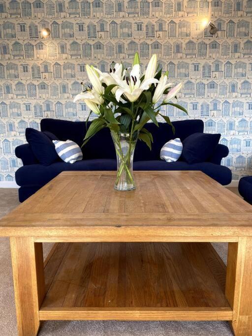 Stylish Contemporary Seaside Holiday Home With 5 Bedrooms, Sea View, Parking And Ev Point Herne Bay Buitenkant foto