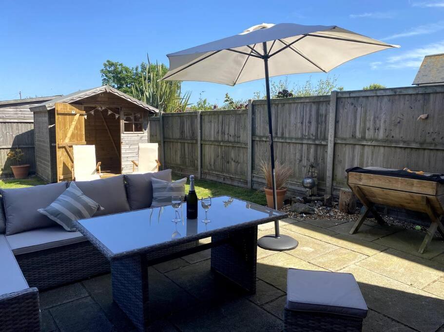 Stylish Contemporary Seaside Holiday Home With 5 Bedrooms, Sea View, Parking And Ev Point Herne Bay Buitenkant foto