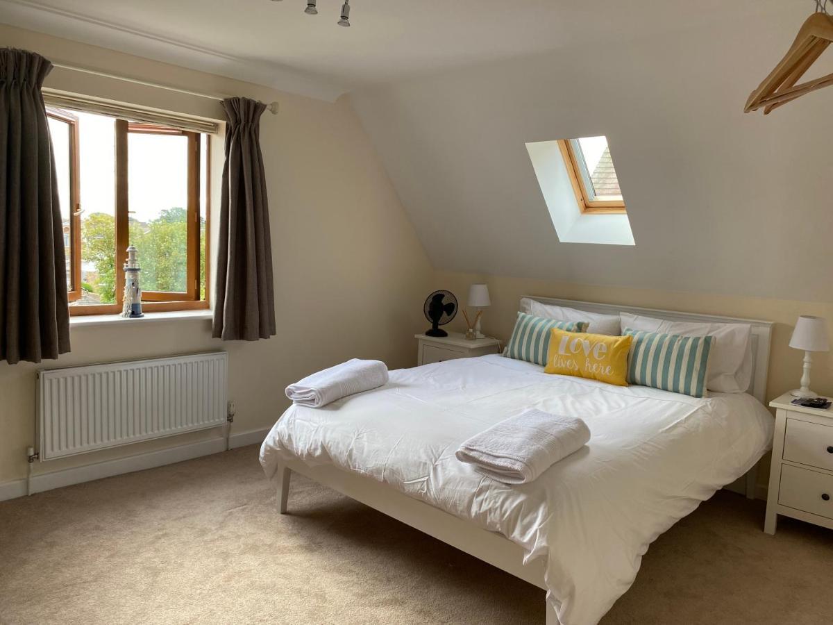 Stylish Contemporary Seaside Holiday Home With 5 Bedrooms, Sea View, Parking And Ev Point Herne Bay Buitenkant foto