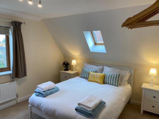 Stylish Contemporary Seaside Holiday Home With 5 Bedrooms, Sea View, Parking And Ev Point Herne Bay Buitenkant foto